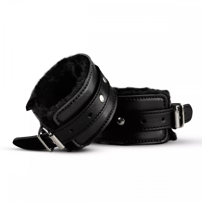 Поножи с мехом внутри DS Fetish Whipped с цепочкой, черные