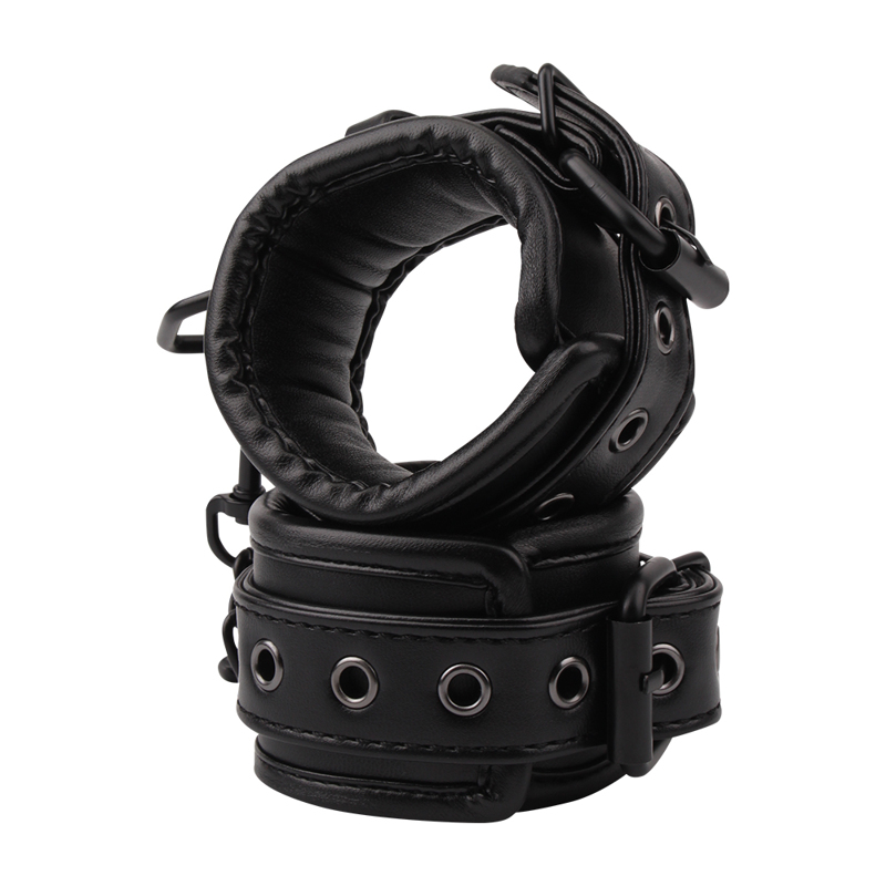 Наручники Chisa Fierce Euphoria Deluxe, черные