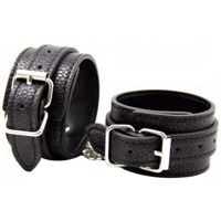 Наручники из экокожи DS Fetish Wrist Restraints черные с серебристой фурнитурой Наручники из экокожи DS Fetish Wrist Restraints черные с серебристой фурнитурой