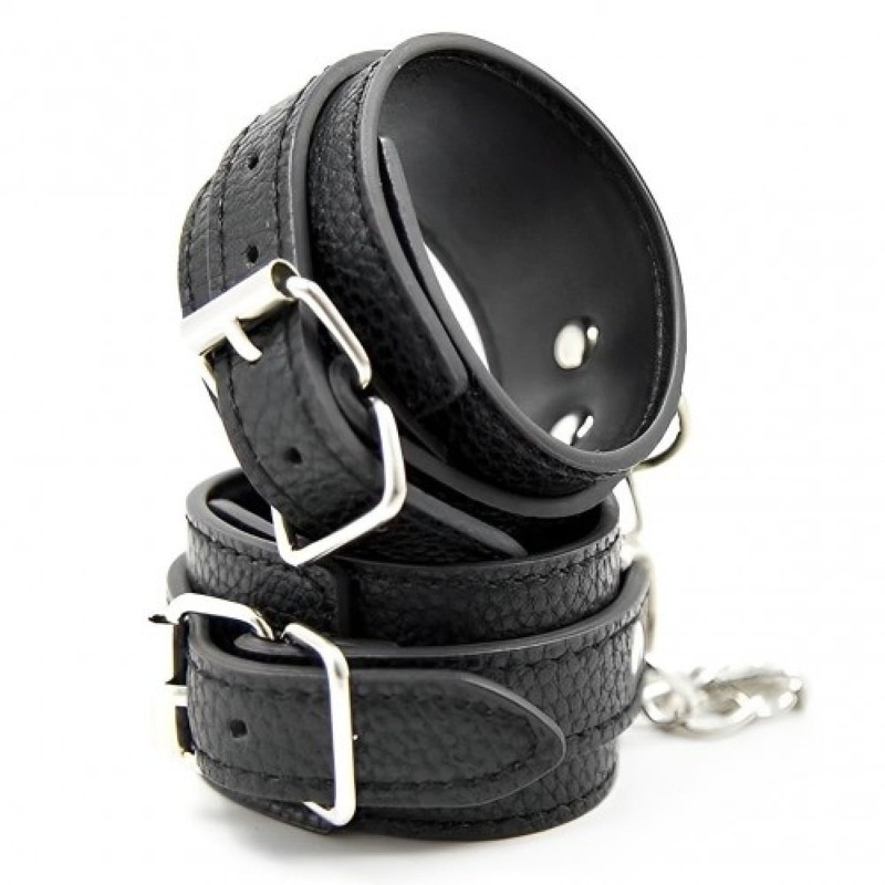 Наручники из экокожи DS Fetish Wrist Restraints черные с серебристой фурнитурой