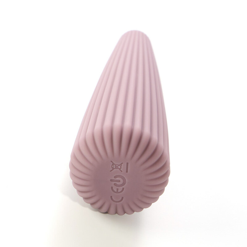 Вибратор для клитора Sweet Em Cone в форме конуса, ребристый, фиолетовый, 12.8 х 3.8 см