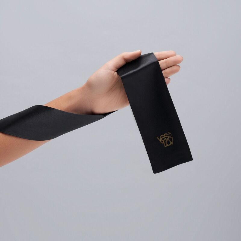 Сатиновая повязка на глаза YESforLOV BLACK SATIN BLINDFOLD Сатиновая повязка на глаза YESforLOV BLACK SATIN BLINDFOLD