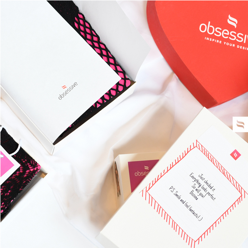 Комплект Obsessive Luvae з відкритими грудьми та інтимним вирізом, чорний, S-M