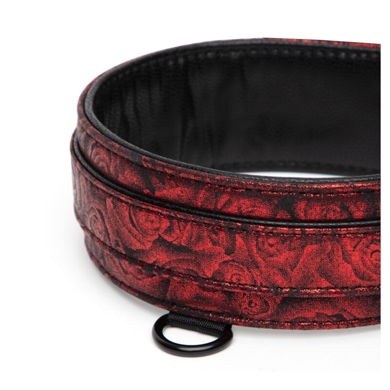 Поводок Fifty Shades of Grey Sweet Anticipation Reversible Faux Leather Collar and Lead Поводок Fifty Shades of Grey Sweet Anticipation Reversible Faux Leather Collar and Lead