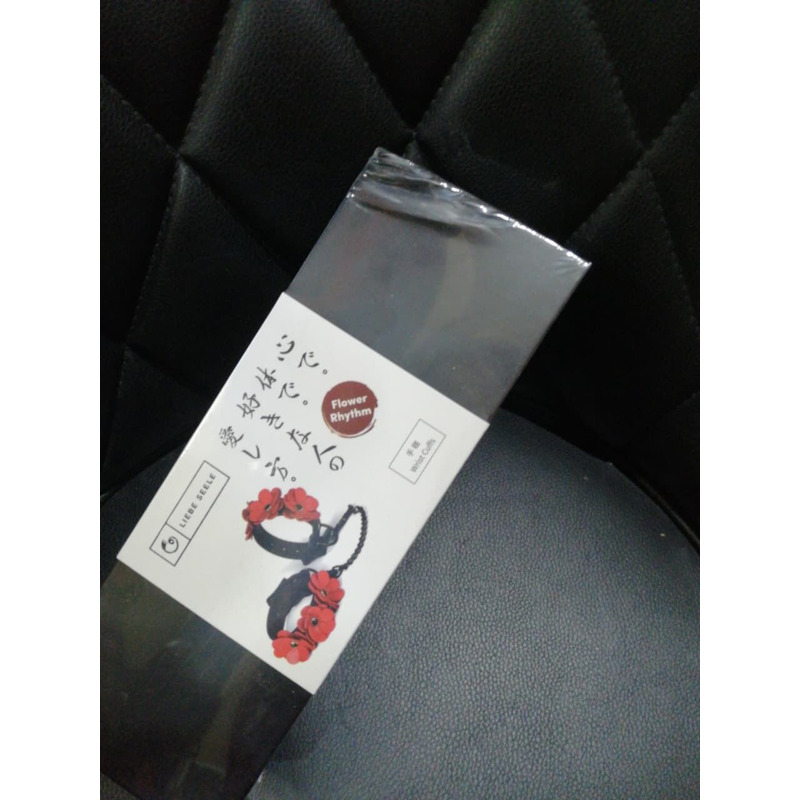Наручники Liebe Seele Flower Rhythm - Black and Red Leather Flowers Hand Cuffs (мятая упаковка!!!)
