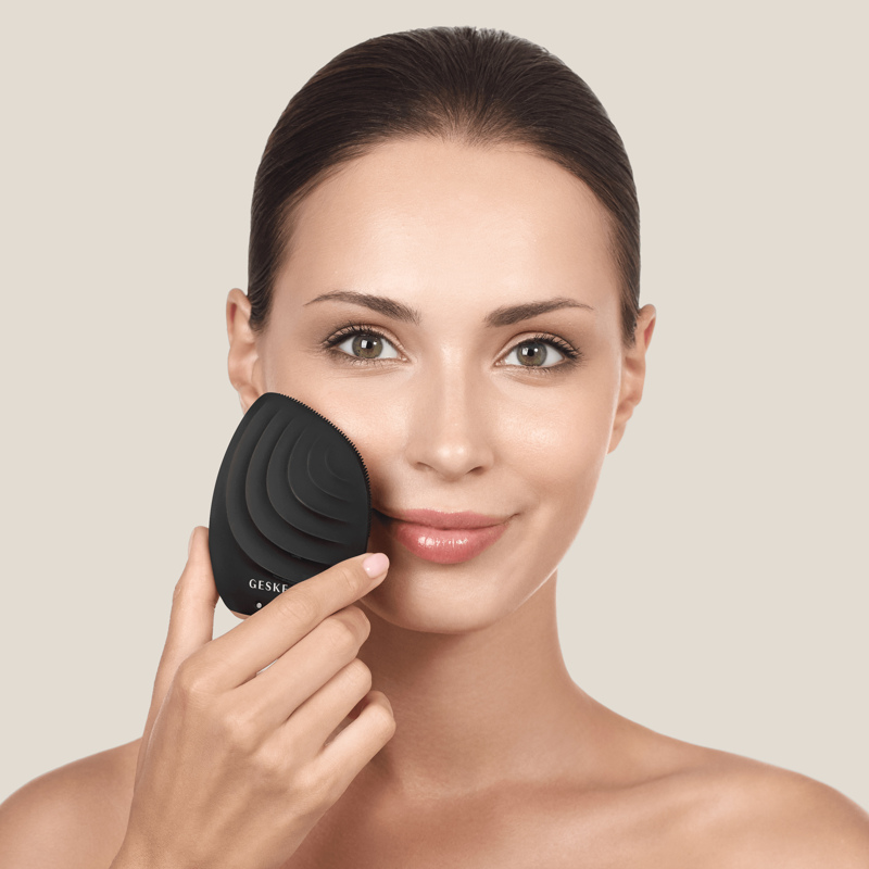 Электронная ультразвуковая щетка для лица GESKE Sonic Facial Brush 5в1 gray