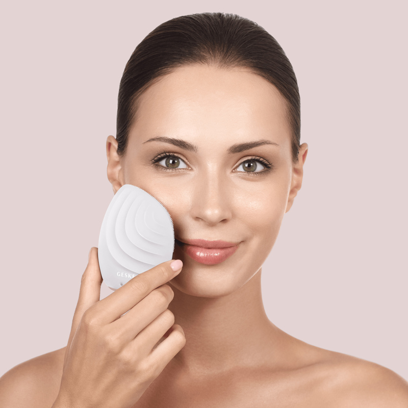 Электронная ультразвуковая щетка для лица GESKE Sonic Facial Brush 5в1 starlight