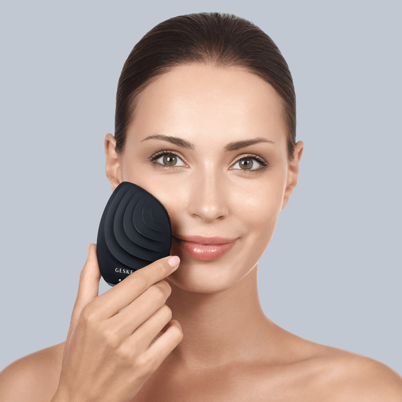 Электронная ультразвуковая щетка для лица GESKE Sonic Facial Brush 5в1 black