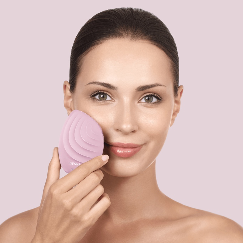 Электронная ультразвуковая щетка для лица GESKE Sonic Facial Brush 5в1 pink