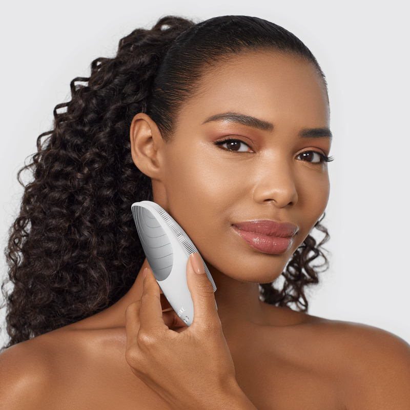 Электронная звуковая термо щетка для лица GESKE Sonic Thermo Facial Brush 6в1 white