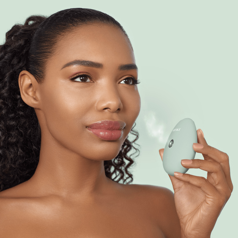 Электронный освежитель для увлажнения лица GESKE Facial Hydration Refresher 4в1 green