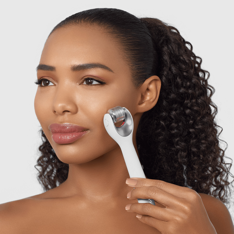 Электронный роллер для лица с микроиглами GESKE MicroNeedle Face Roller 9в1 white