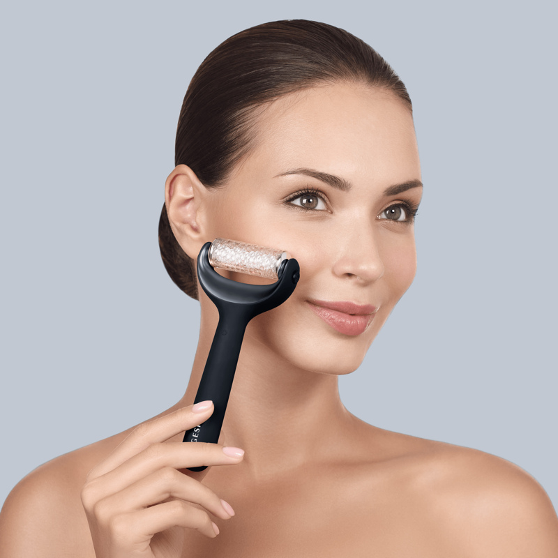 Электронный роллер для лица и тела с микроиглами GESKE MicroNeedle Face&Body Roller 8в1 black